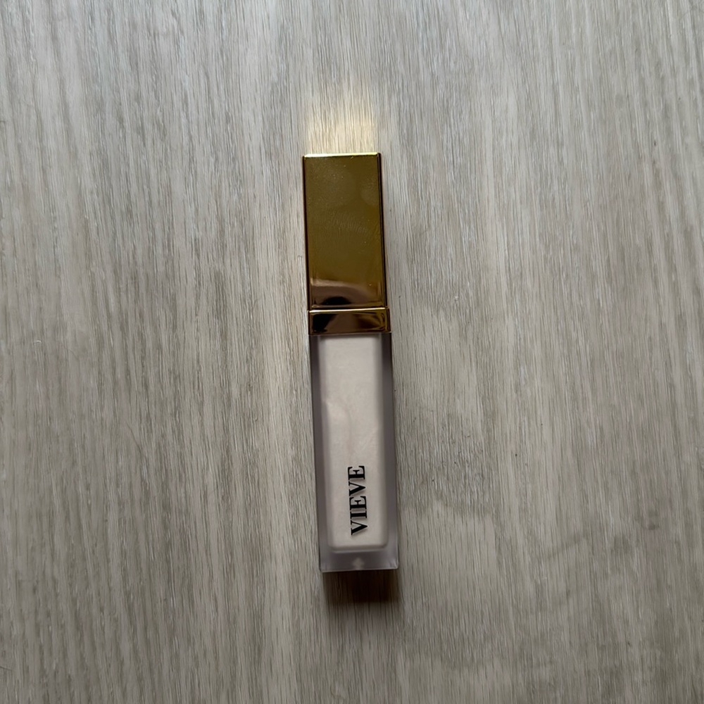 NOT IN STORES! Vieve Nova Glow Liquid Light in Shade  Bijou